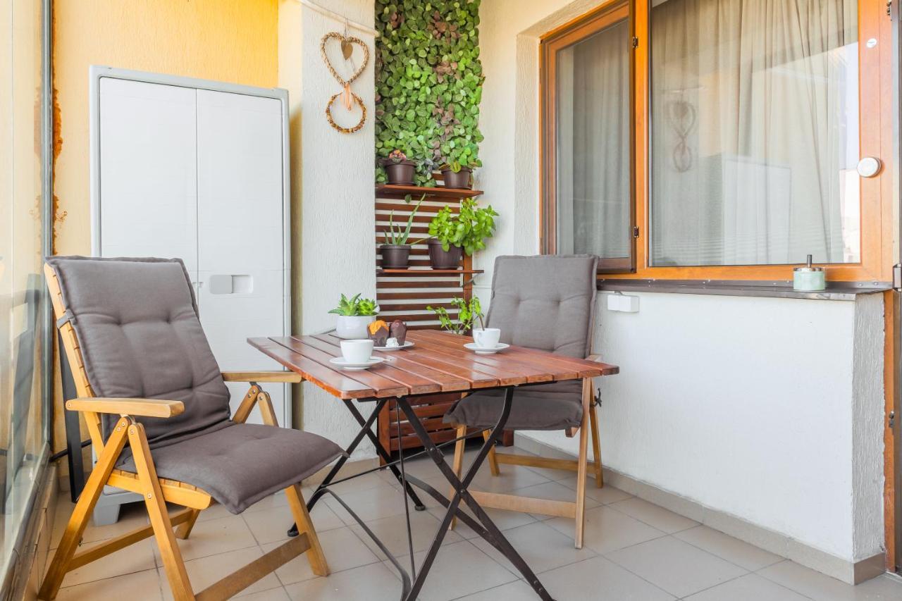 Lovely Apartment With City View بوخارست المظهر الخارجي الصورة