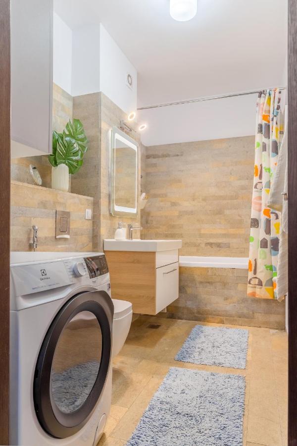 Lovely Apartment With City View بوخارست المظهر الخارجي الصورة