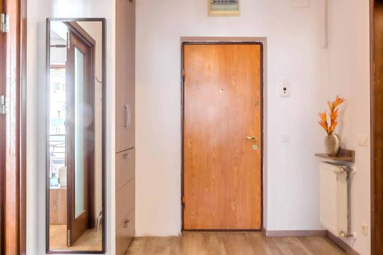 Lovely Apartment With City View بوخارست المظهر الخارجي الصورة