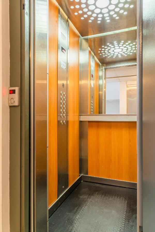 Lovely Apartment With City View بوخارست المظهر الخارجي الصورة