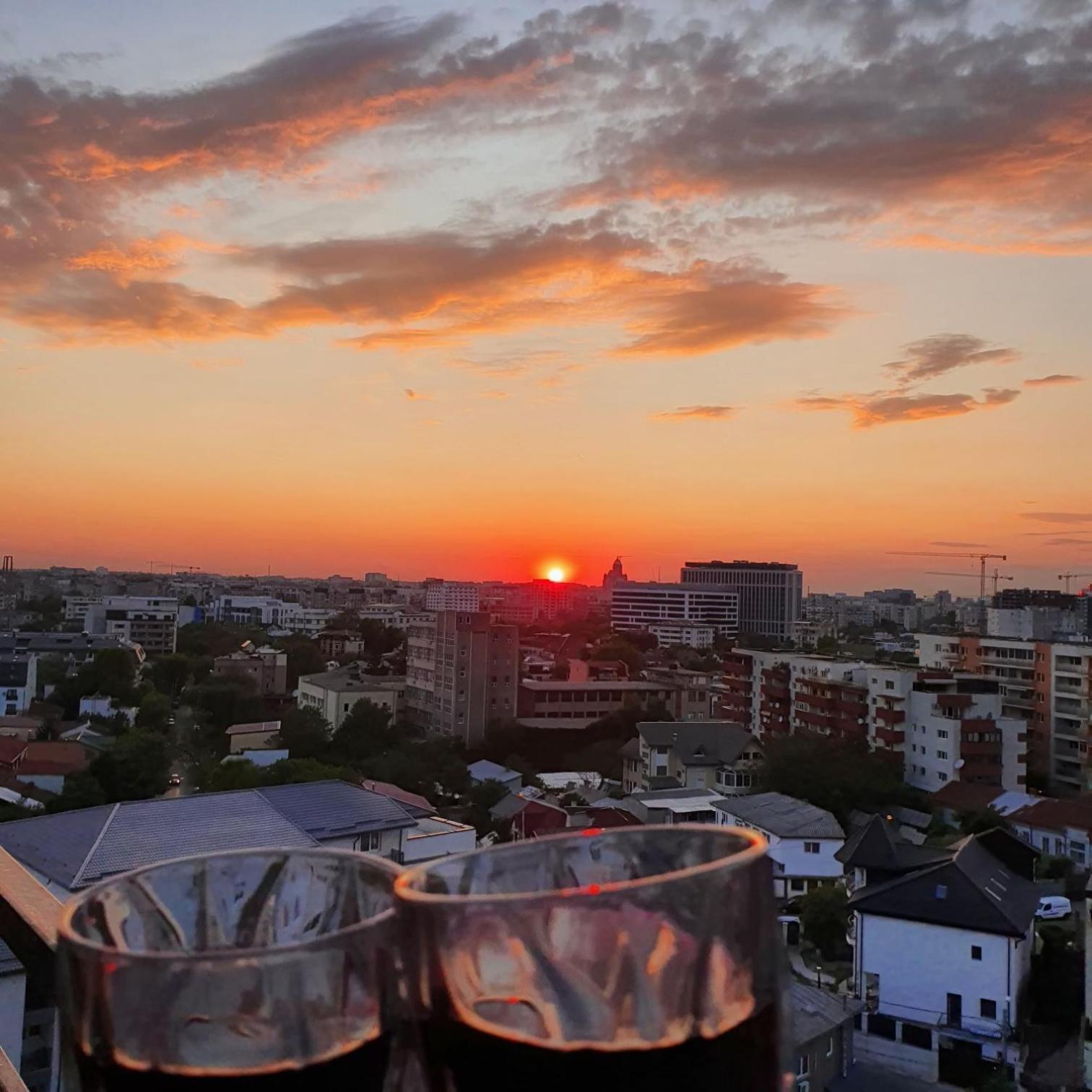 Lovely Apartment With City View بوخارست المظهر الخارجي الصورة